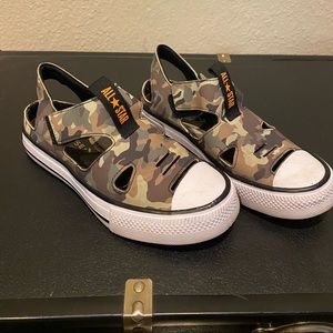 Converse Camo sandals size 2